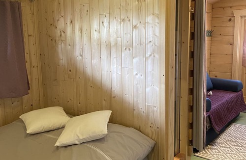 Saint-Pardoux House | Null 'Tiny House 3/4 Places' with Shared Pool, Wi-Fi and Air Conditioning