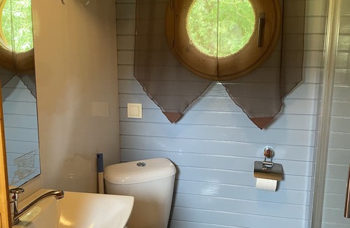 Saint-Pardoux House | Mobile Home 'Roulotte Olivia' with Shared Pool, Wi-Fi and Air Conditioning