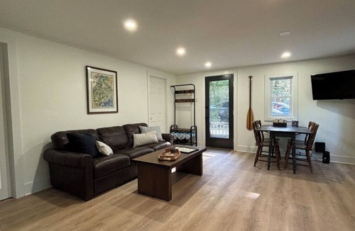 Oakland Cabin | Lakefront home w/Dock & Fire Pit + Pet Friendly