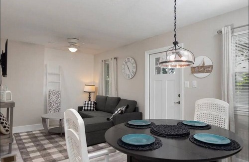 Fellowship Cottage | Dog friendly & cozy cottage with fire pit