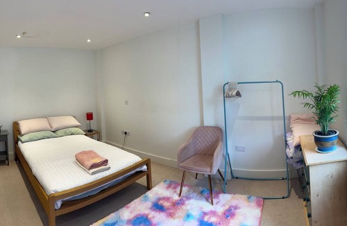 Hackney Apartment | Break in the city