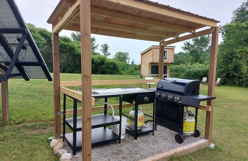 Rideau Lakes Cabin | Comfy and Cozy BUNKIE (Camping cabin - glamping)