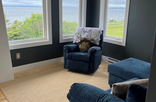 Conception Bay South House | Air b, Vb Canada , Newfoundland , ocean , island ,boats ,beach , whales.