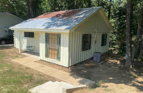 Oxford Cabin | Hurricane Hideaway 5