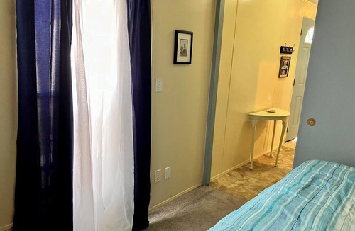 Goldthwaite Cabin | Concho Cabin - Full kitchen, hot shower, and free Wi-Fi!