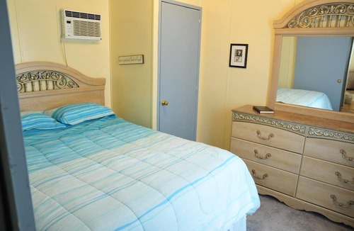 Goldthwaite Cabin | Concho Cabin - Full kitchen, hot shower, and free Wi-Fi!