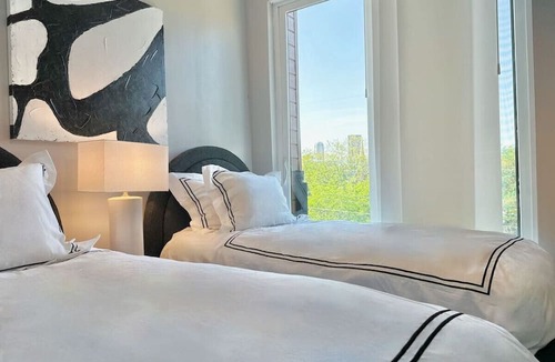 South Side Slopes House | The Josephine Villa | Elevator | Panoramic Views