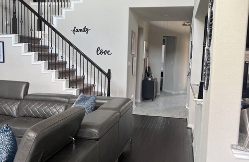 Manvel House | 4 Bedroom 2 Story in Del Bello Lakesn20 Minute Drive to Houston Medical Center