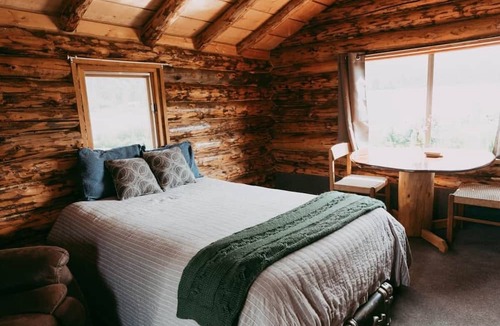 Chase House | Lake View Primitive Cabin-HCRL
