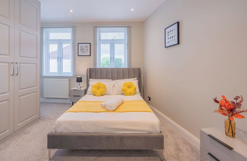 Northumberland Park House | Stunning 3 Bedroom House-Tottenham Stadium-parking