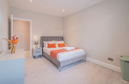 Northumberland Park House | Stunning 3 Bedroom House-Tottenham Stadium-parking