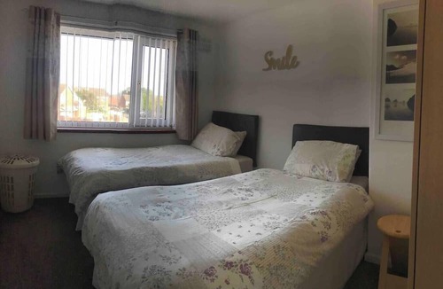 Dadlington House | Immaculate 2-Bed House in Coventry