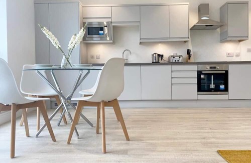 Fleet Apartment | Skyline @ Fleet Heights - Apartment Six