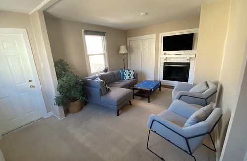 ByWard Market House | 2 Bed, 1 Bath Apartment for Rent in Historic Byward Market, Downtown Ottawa
