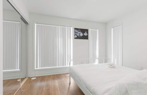 Toronto House | Toronto Luxe - 3BR, 3WR Modern and Cozy House
