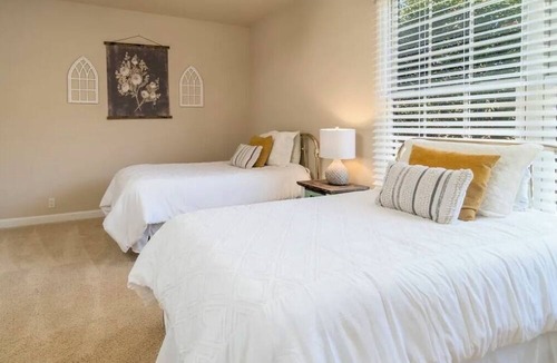 Hot Springs Village House | One Level, Spacious Townhome On Beautiful Golf Course.