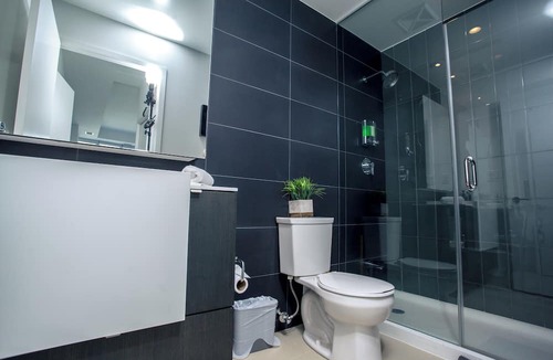 CityPlace Apartment | City/Lake view 2-storey condo w/parking