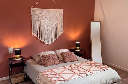 Troyes Apartment | Appartement Cream Cocoon