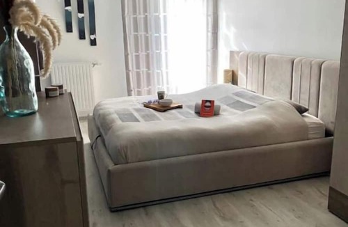 Chatillon Apartment | Appartement Entier Avec Jardin Proche Paris , Métro et Commerces Résidence Calme