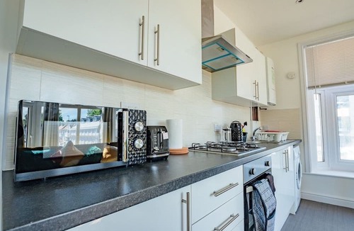 Ladywell Apartment | Guest Homes | Lewisham Flat