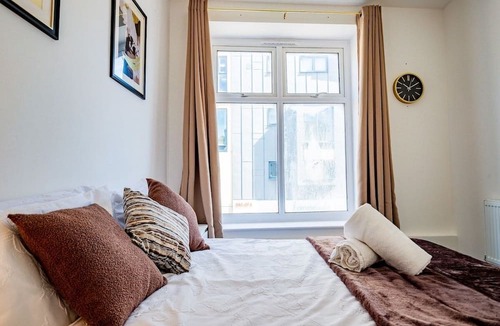 Ladywell Apartment | Guest Homes | Lewisham Flat