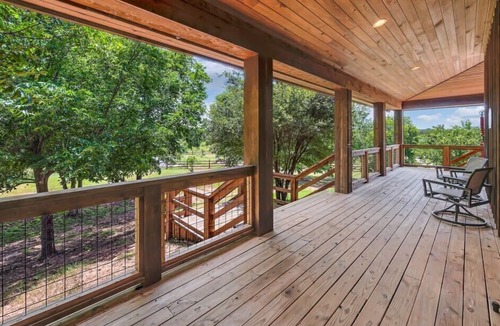 Waco Villa | New Spacious Farm Retreat - The Cocoa Suite