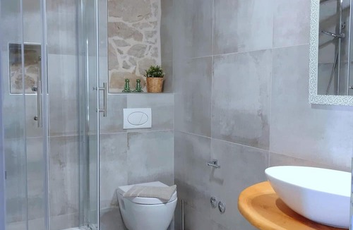 Ripenda Verbanci Villa | Homerez - Elegant Villa in Ripenda Verbanci with Pool
