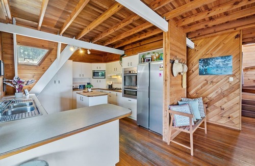 Point Lookout House | Lovat House by Discover Stradbroke