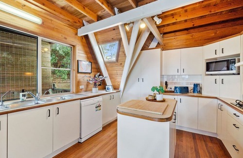 Point Lookout House | Lovat House by Discover Stradbroke