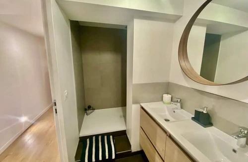 Jules Ferry - Recamier Apartment | Smartstay Gabriella cosy & lumineux
