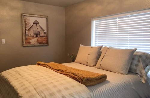 Pittsburg Other | Peaceful, quiet, private and make you feel good "farmhouse".