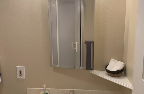 North Bend Apartment | Modern 1 br over Downtown - Walkable - Fast WiFi