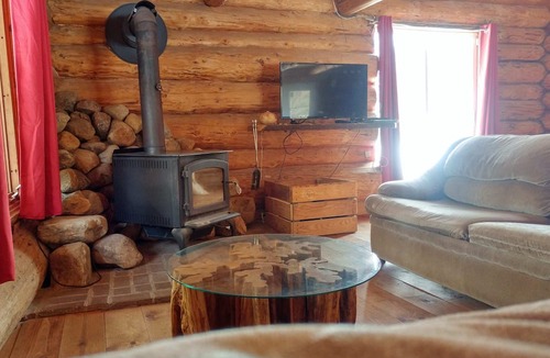 Notre-Dame-de-la-Merci House | Chalet en bois rond du Caribou | Spa et Riviere