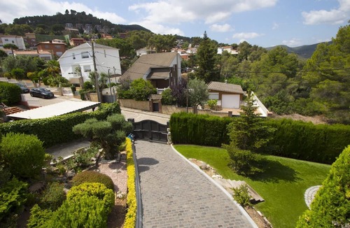 Santa Rosa Villa | Private paradise - hop, skip or jump to Barcelona!