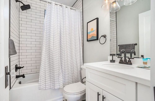 Ghent Apartment | Colley Manor - Piedmont Suite
