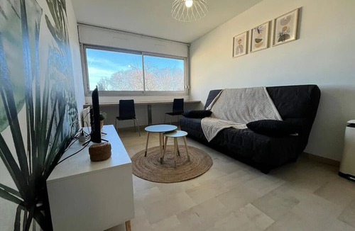 Beaux Arts-Boutonnet Apartment | Magnificent Boutonnet studio, 10 min hypercentre