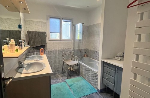 Eyguieres House | Maison de Charme Avec Piscine