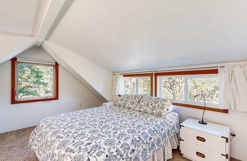 Mosier House | Dog-friendly guest house with amazing river views and shared pool access.