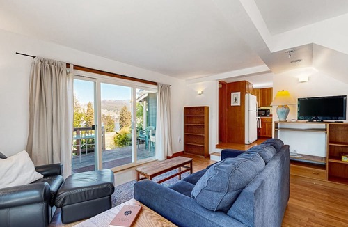 Mosier House | Dog-friendly guest house with amazing river views and shared pool access.