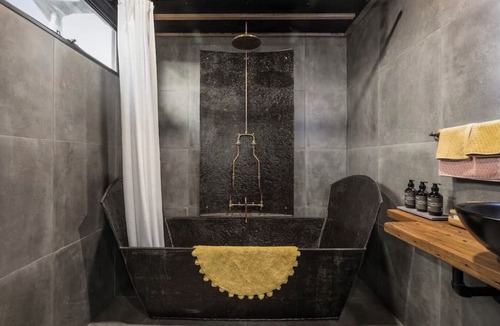 St Leonards Cabin | A quirky yet functional 40ft shipping container.