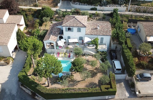 Manosque Villa | Location Saisonnière Villa Avec Piscine à Débordement