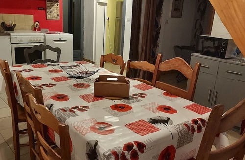 Le Pin House | Gîte "coquelicots" à la Campagne Pour 6-8 Personnes