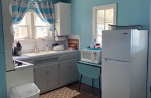 Sturgis Cottage | Charming Cottage on Beautiful Fish Lake
