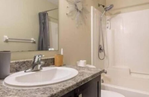 Ottawa Division House | Mannys place