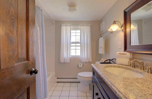 Brewster House | Walk to Seymour Pond, Great Backyard w Fire Pit!