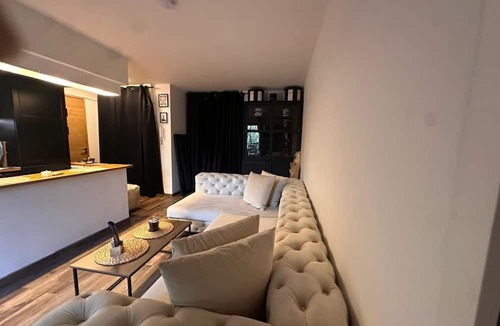 Le Busca Apartment | Jardin des Plantes district, T2 private parking in the basement and terrace.