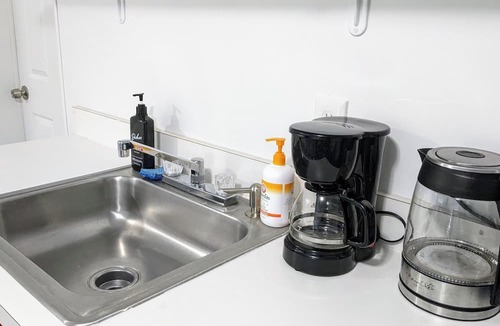 Leesburg House | WOW Modern & Cozy unit!! w/Private Entrance!