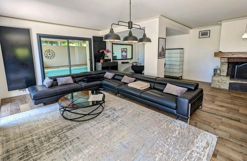 Parmain Villa | Homerez - Big villa 2 km away from the beach for 20 ppl. with swimming-pool