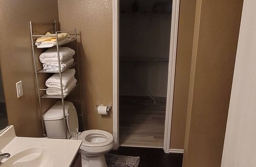 Lancaster House | One bedroom Full Bath in Lancaster