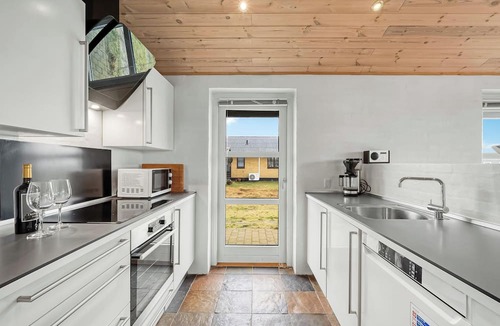 Nørre Lyngvig Cottage | 4 bedroom accommodation in Hvide Sande